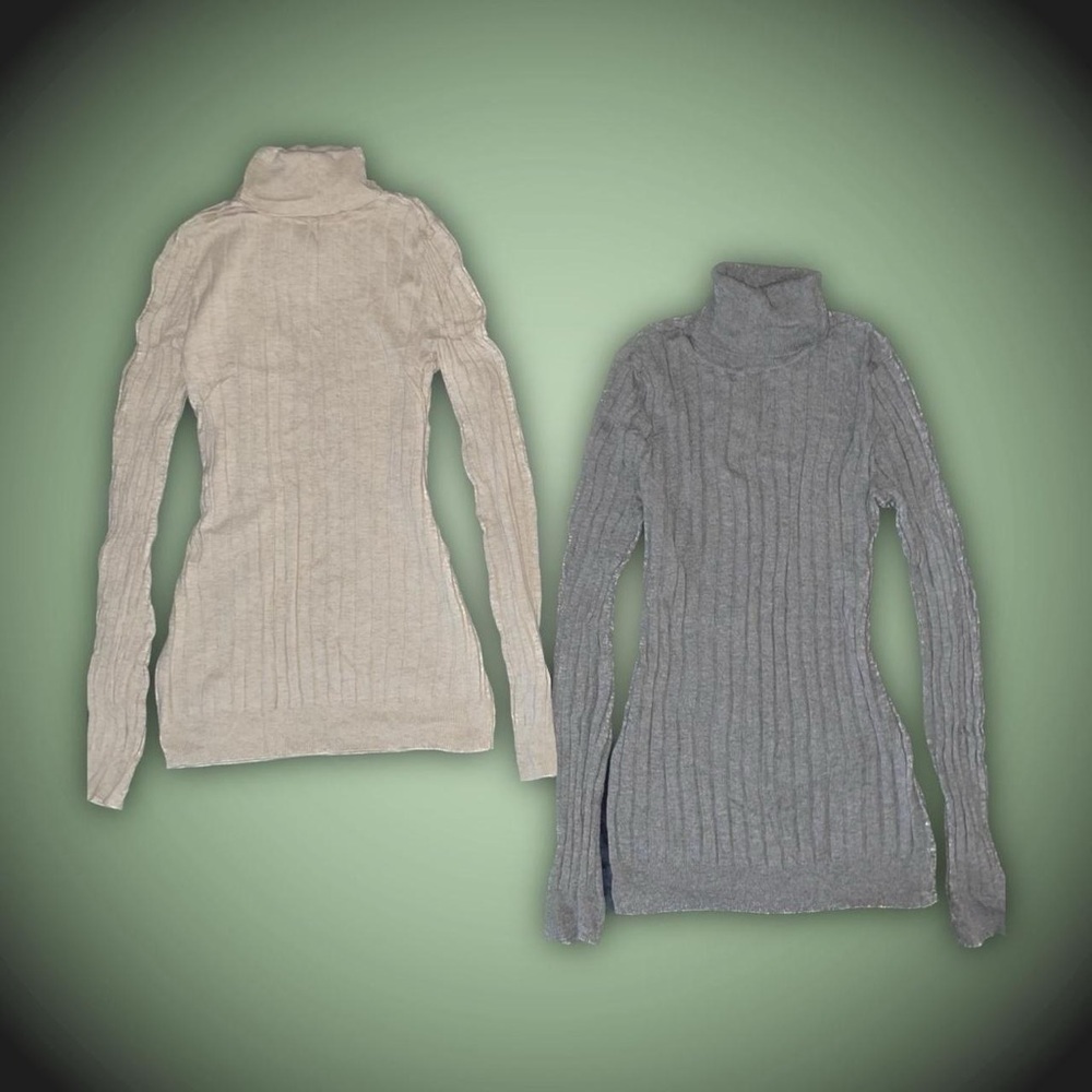 Bundle of 2 Gap Turtle Neck Long Sleeves